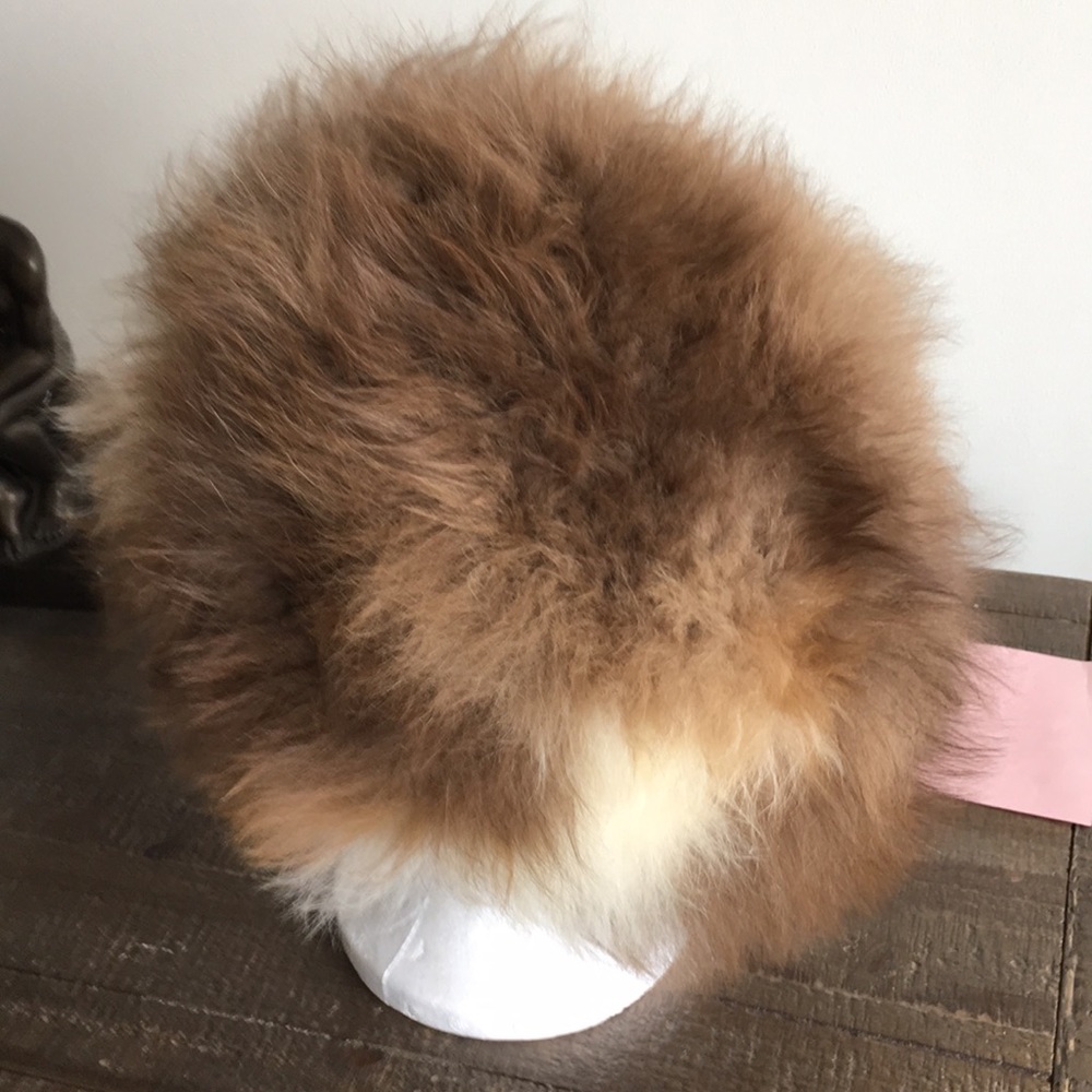 Fur hat - Picture 3 of 5